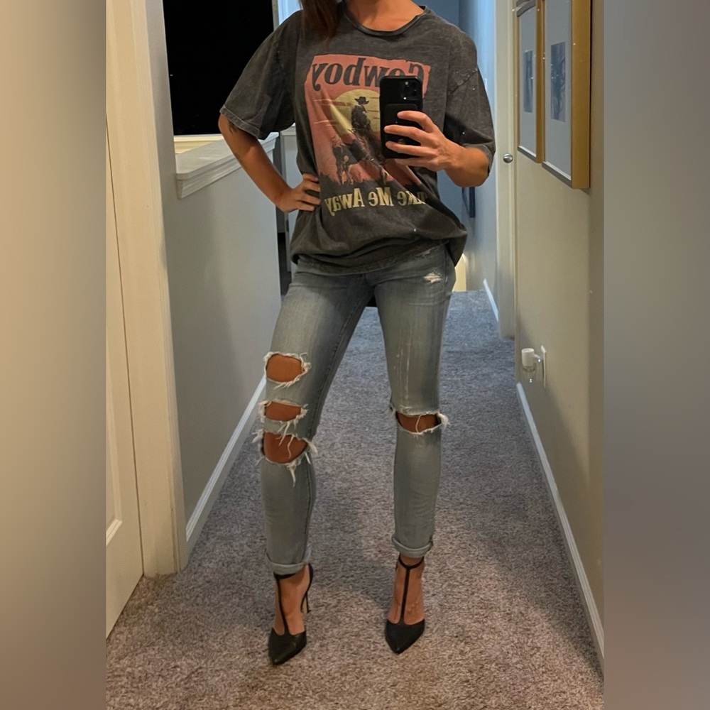 Driftwood Audrey Straight Distressed Jean. Size 25
